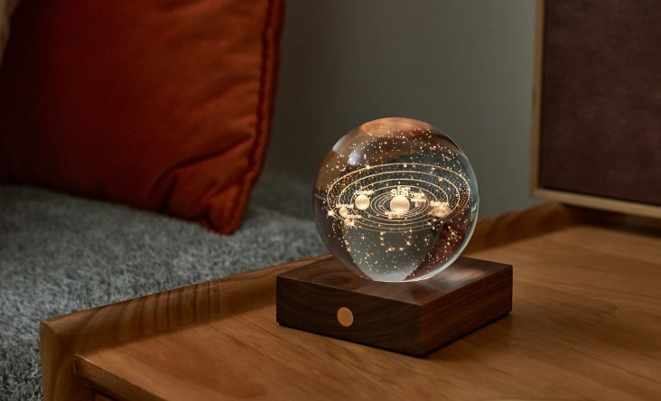 Gingko Amber Crystal Light World Globe - Lumière de Cristal Globe